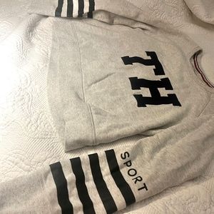 Tommy Hilfiger crop sweater